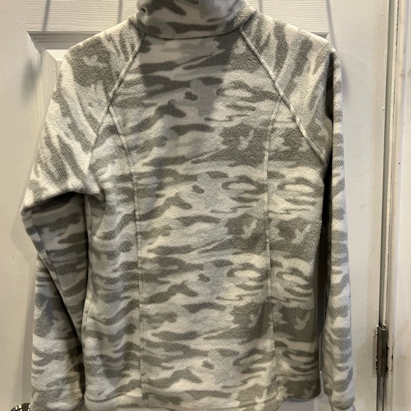 Gray and White Camo Kids Fleece Jacket 14/16 - Picture 5 of 11